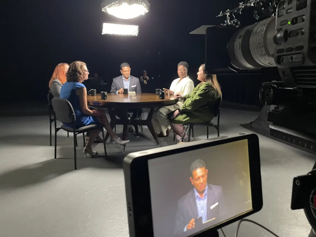 Multi-person roundtable